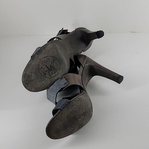 Tory Burch Teagan Stingray Brown Blue Leather Caged T Strap Sandal. - Picture 7 of 11